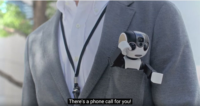 RoBoHon is a Smartphone that Walks & Talks… Seriously.