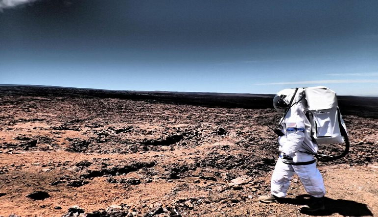 Volunteers Emerge after spending a year in a Sealed Dome as part of a Simulated Mars Mission